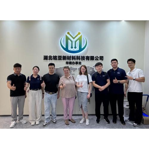 Russian Customers Visit Mingya to Explore Cosmetic Ingredient Innovation
