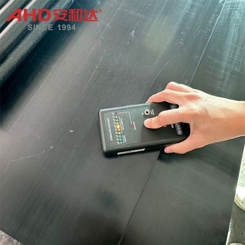 ESD POM: no solo protege la fabricación de su producto, sino que también protege la seguridad de su personal.