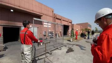 Handheld aerosol fireextinguishing device