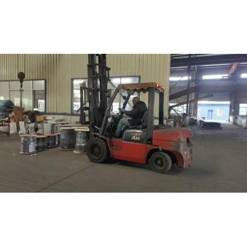 Elevator compensation chain source factory, sort out the compensation chain, ready to ship.