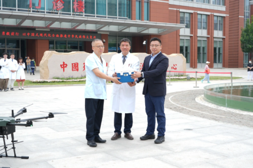 Abrir el "Corredor de la vida en el aire" - UAV empodera el sistema de emergencia médica de China