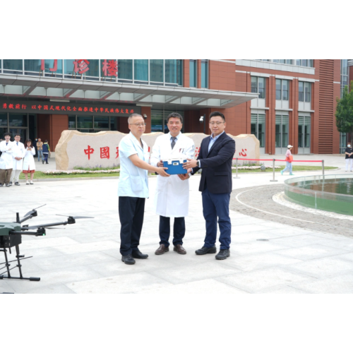 Abrir el "Corredor de la vida en el aire" - UAV empodera el sistema de emergencia médica de China