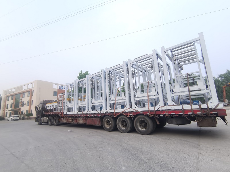 Shipment of composite thermal‑insulation external formwork equipment