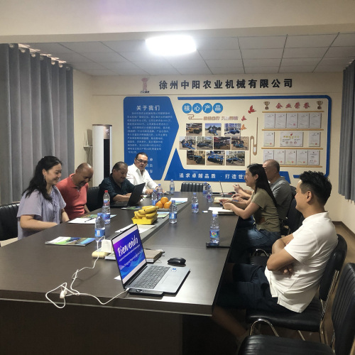 Un cliente de México viene a nuestra empresa para comprar hojas de disco.