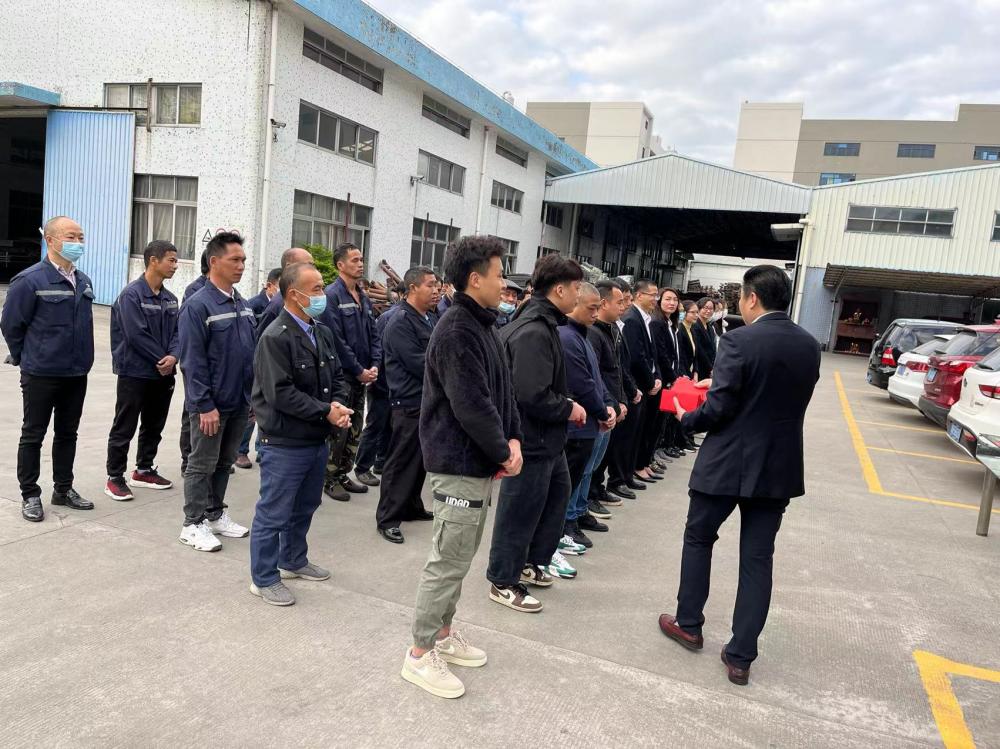 2023年开工合影 (4)