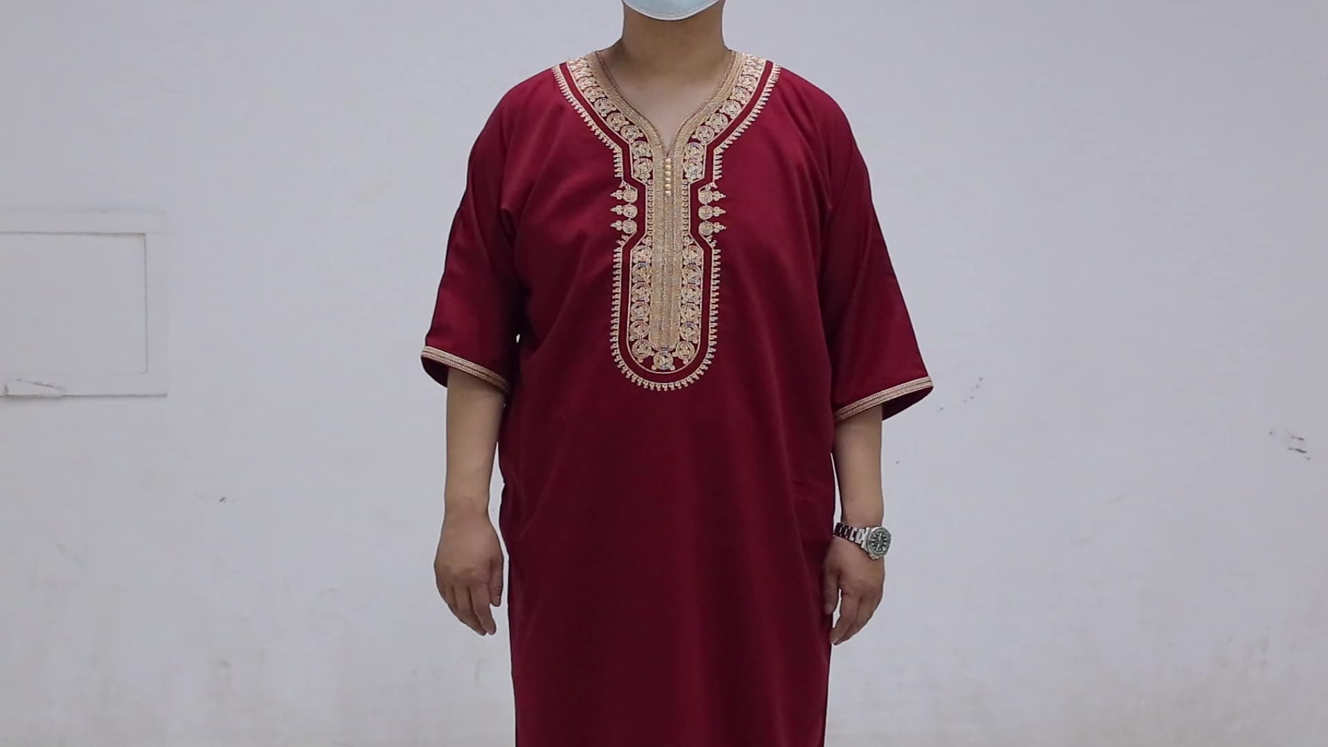 2021 Abbigliamento da uomo musulmano che venduto a caldo Thobes Mens Dubai Long Sleeve Arabo islamico Thobe1