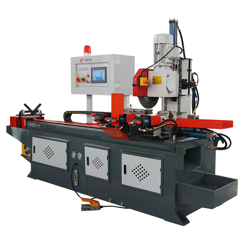 Automatic pipe cutting machine