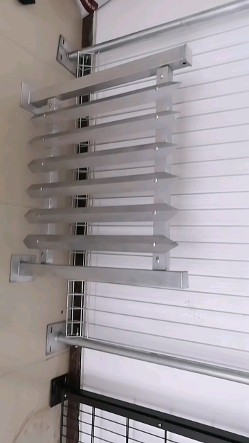 Customization china manufacture hot sale low price  palisade fence1