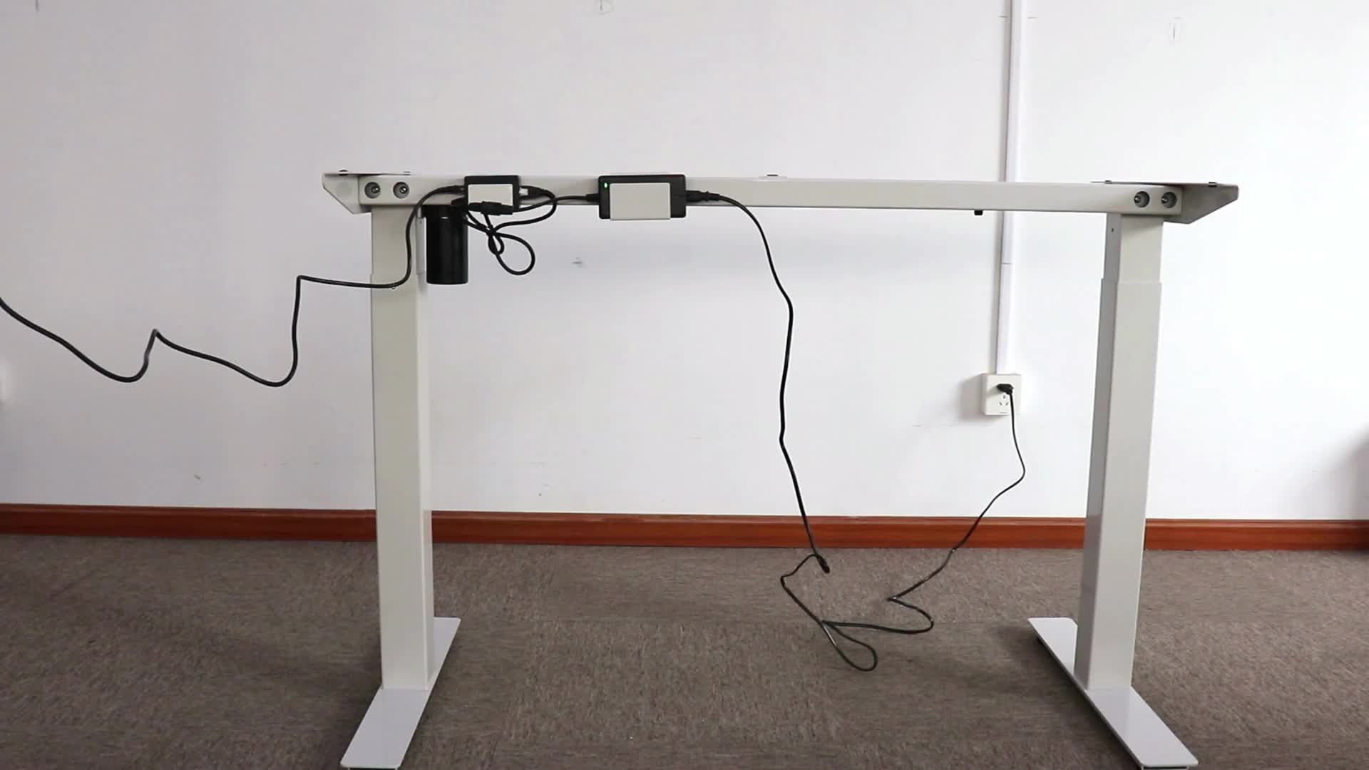 Contruo Metal Standing Desk Hight Alling Sit Stand Stand para móveis de escritório1