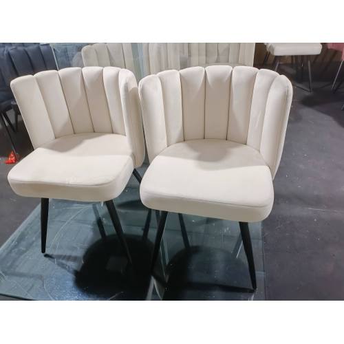 Mejore su experiencia gastronómica con nuestra última colección de sillas tapizadas modernas