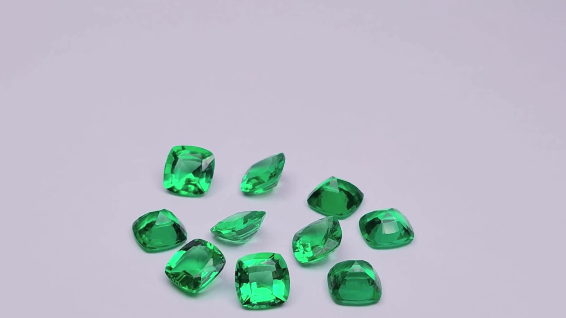 Gémica suelta al por mayor de alta calidad Colombia Esmeralda Cushion Cut Lab Colombia Emerald1