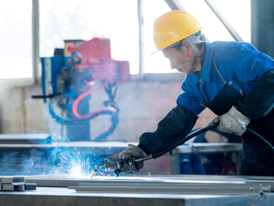 Строительство железнодорожного транспорта ускоряется, а спрос на сверхмощные эскалаторы автобусного типа высок.