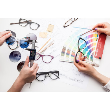 High-End Custom Glasses: Personalized Favorite
