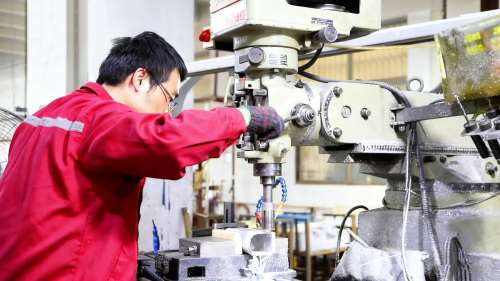 「深耕27年！」寧波龍宜祥はアルミニウム合金の電気自動車フレームにテクノロジーを強化することで世界のハイエンド市場をリード