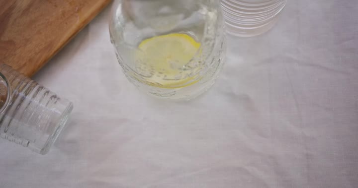 Wasserkrug Glas set.mp4