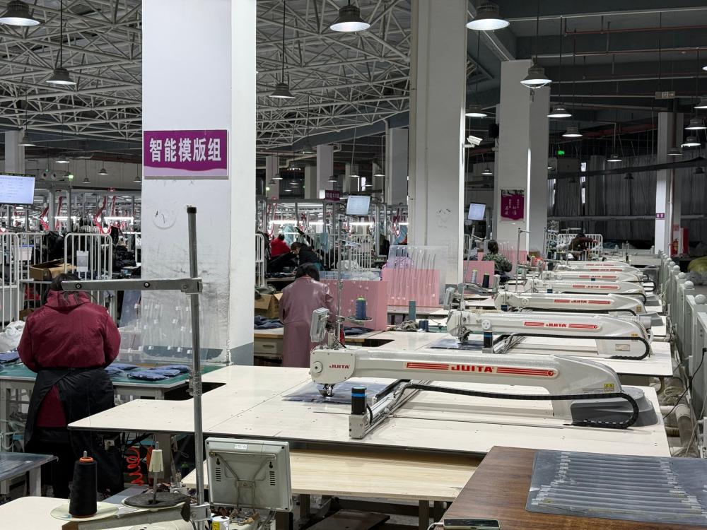 Factory Interior Working Scene (13)