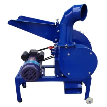 Hammer crusher crushes corn cobs