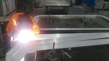 Headache rack with window
