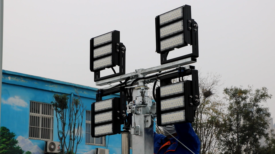 X7 Light Tower LED verstellbar