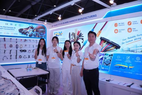 Primeiro dia do Hong Kong Consumer Electronics Show: Conhecendo compradores globais e explorando novas oportunidades