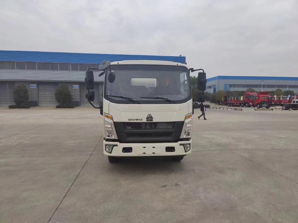 Howo Milk Tanker Truck 1 Jpg