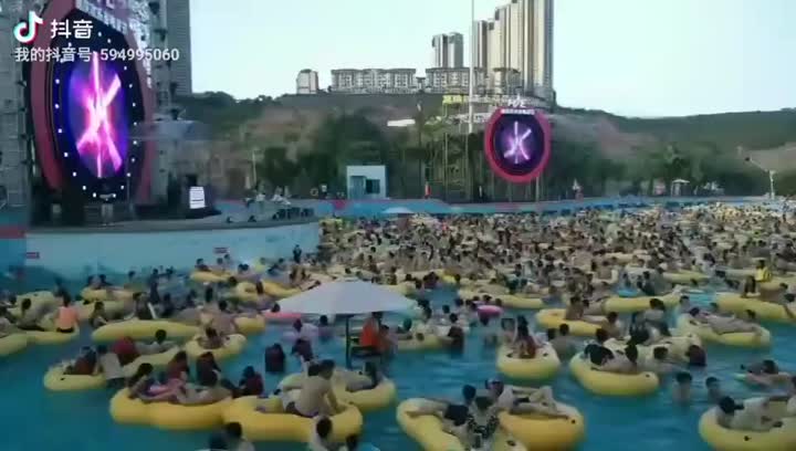 Inflatable running river tube float