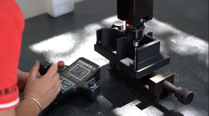 معدات فحص الأبعاد الدقيقة