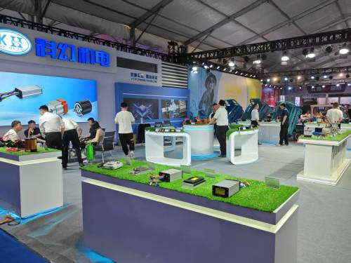 Трехдверный электрический трехколесный велосипед - погрузка и разгрузка чрезвычайно удобно