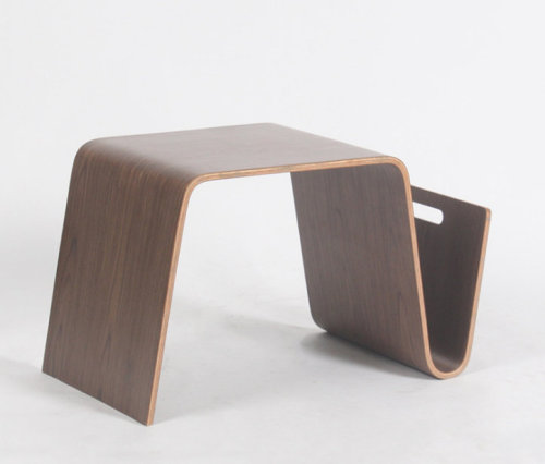 Der Scando-Sperrholz-Seitentisch: Ein Meisterwerk des ironischen modernen Designs aus der Mitte des Jahrhunderts