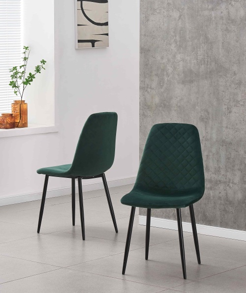 Cadeiras de veludo verde: A atualização ousada de suas necessidades de espaço para refeições