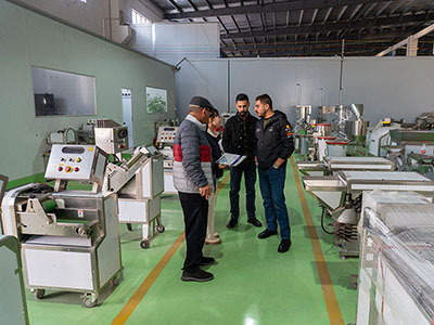 Clientes jordanianos visitam a Tengsheng Machinery Company