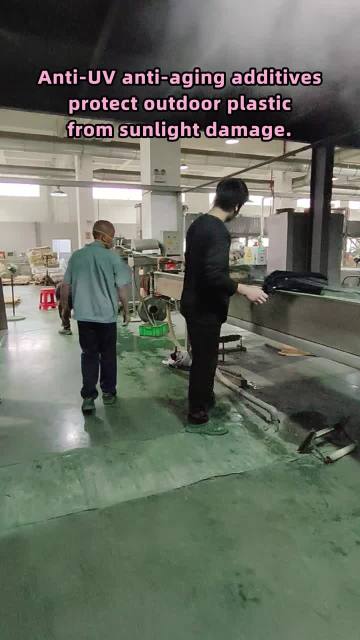 Anti-UV anti-aging additivesprotect outdoor plasticfrom sunlight damage. (2)