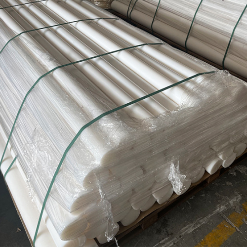 ¿En qué escenarios específicos las varillas de POM son superiores a los metales en términos de resistencia al desgaste?