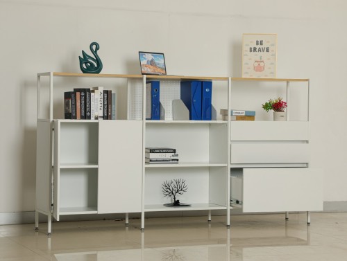 Каковы преимущества использования металлических конструкций в комбинациях полок для домашнего хранения?