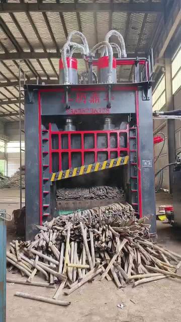 scrap pipes cut machine