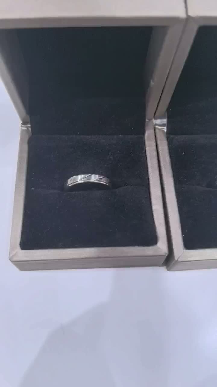 Трыат звініць