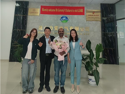 يقوم عميل خارجي من الهند بزيارة موقعية لشركة Kunshan Leabe Electric Co., Ltd