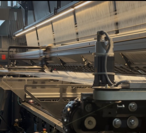 Tejido de malla de punto por urdimbre de poliéster duradero para lona de PVC