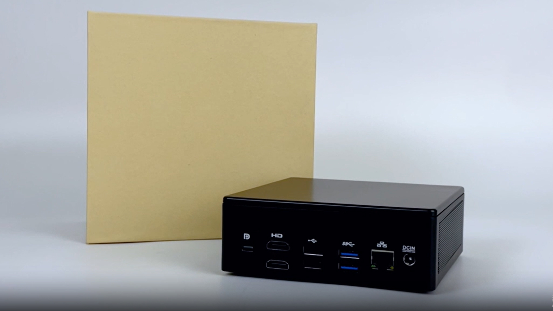 X80 x80 LAN1 3Display Mini PC