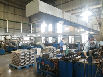 Plate Grid casting in lead battery production