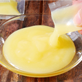 Natural Royal Jelly Bulk Packaging: 1kg Fresh Pure Product from Henan, 1% Brix - Refrigerated Options Available1