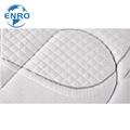 Protecteur de couverture matelassé matelassé pour le matelas de lit de l'hôtel Nouveau design de bonne qualité de protection de protection de lit imperméable de bonne qualité tapis tous les jours