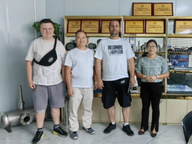 Empresa de fontes musicais orvalhadas dá as boas-vindas à Mongólia, visita personalizada