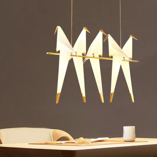 O elegante lustre de guindaste de papel pós-moderno para espaços de jantar1