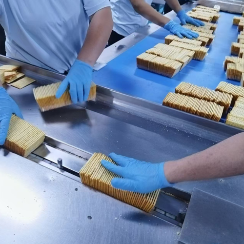 Hanxhosa Successfully Ships biscuits to Nigeria