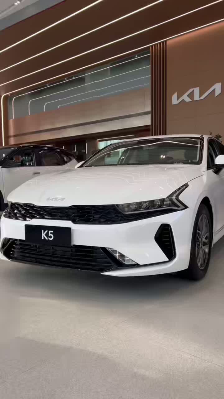 Kia K5 sedan