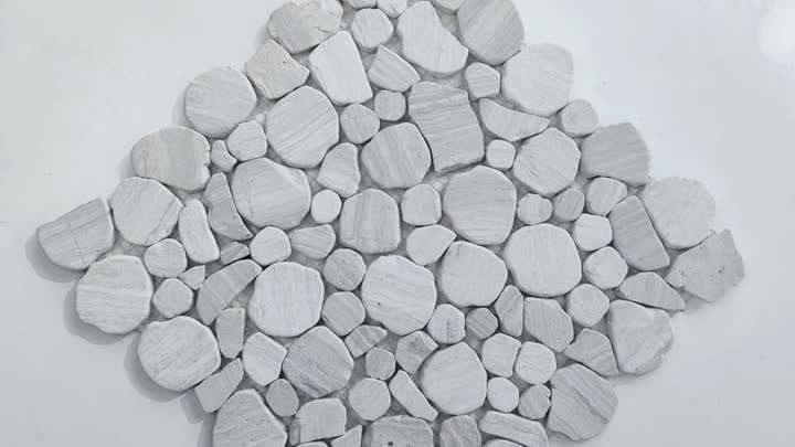 不規則な丸い大理石のモザイク