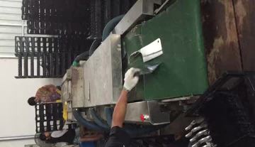 Automatic cleaning lines 