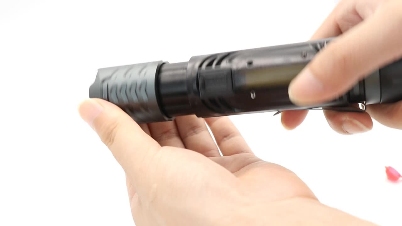 Multi-fonctionment de la lampe de poche Zoom USB Torche de puissance rechargeable Power Handheld Light Outdoor Tactical XHP99 + COB LED PLASSELUX1