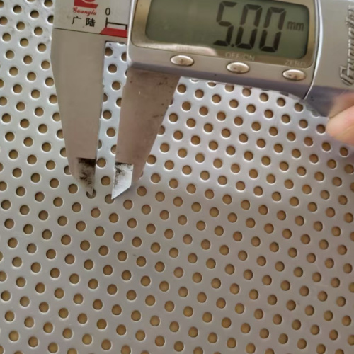 Produzione di rete metallica perforata personalizzata: soluzioni OEM di ANJIA GROUP